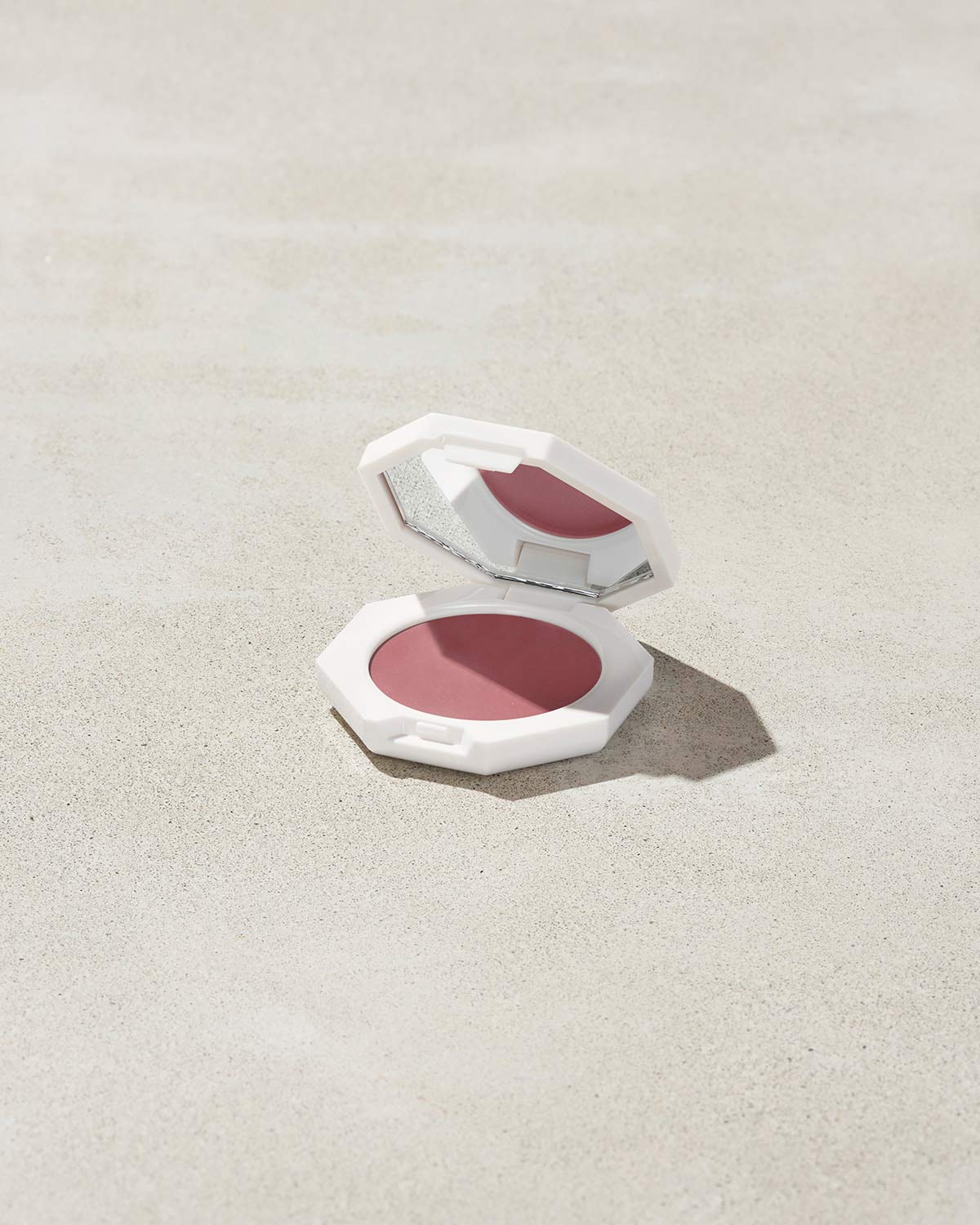 Cheeks Out Freestyle Cream Blush ?? Cool Berry