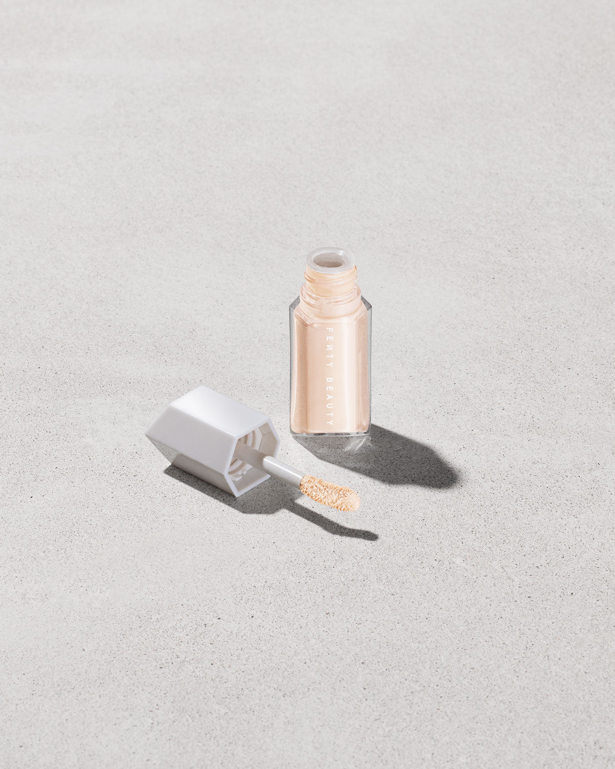 We're Even Hydrating Longwear Concealer ?? 125C - Image 14