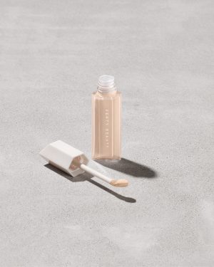 We're Even Hydrating Longwear Concealer ?? 150N