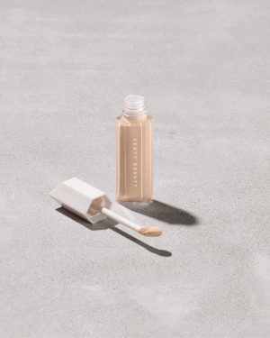 We're Even Hydrating Longwear Concealer ?? 225N