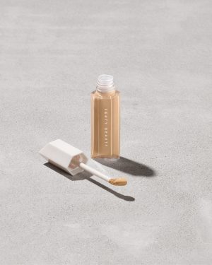 We're Even Hydrating Longwear Concealer ?? 230W