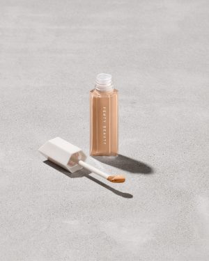 We're Even Hydrating Longwear Concealer ?? 250W