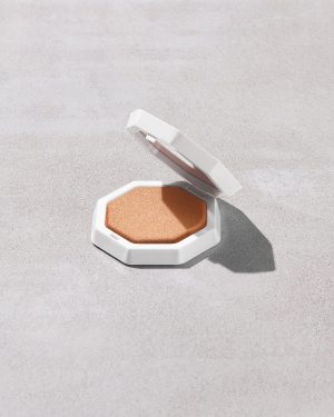 Demi'glow Light-Diffusing Highlighter ?? Trophies in Truffle